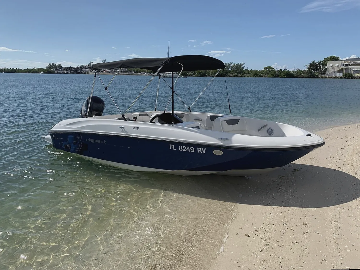 Barco disponible para alquiler en Begur, Cataluña